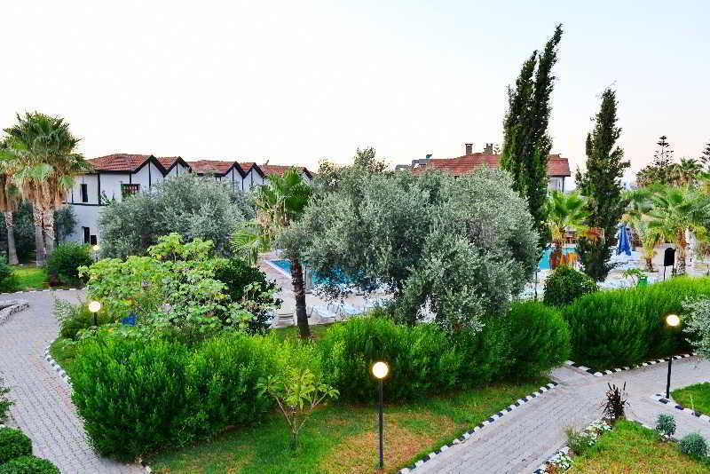 The Ship Inn Hotel Кирения Екстериор снимка