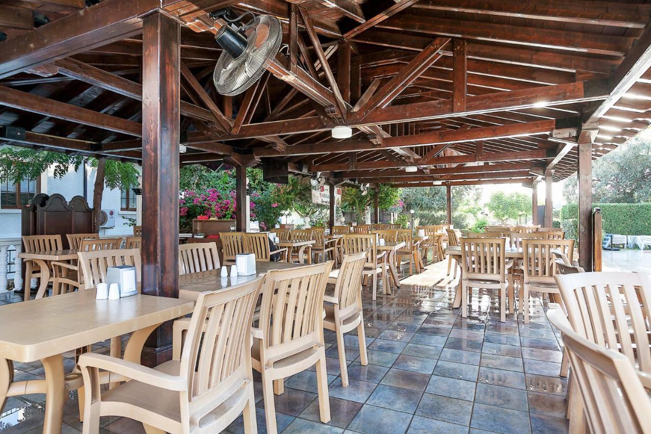 The Ship Inn Hotel Кирения Екстериор снимка